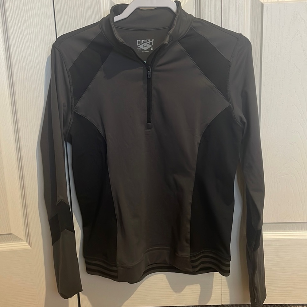 Cinch 1/4 zip long sleeve top